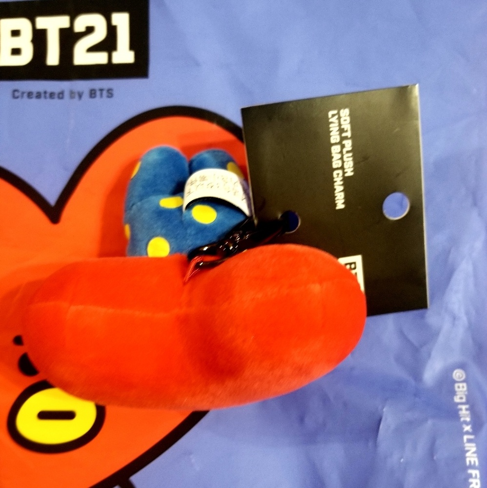 BT21  OFFICIAL Tata's Soft Plush Lying Bag Charm - Picture 7 of 8